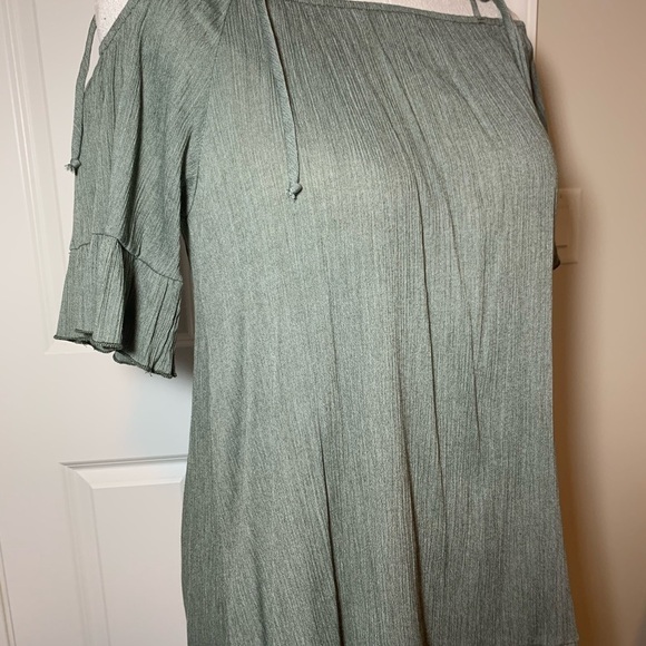 KyeMi | Olive off the shoulder shift dress - Picture 3 of 7